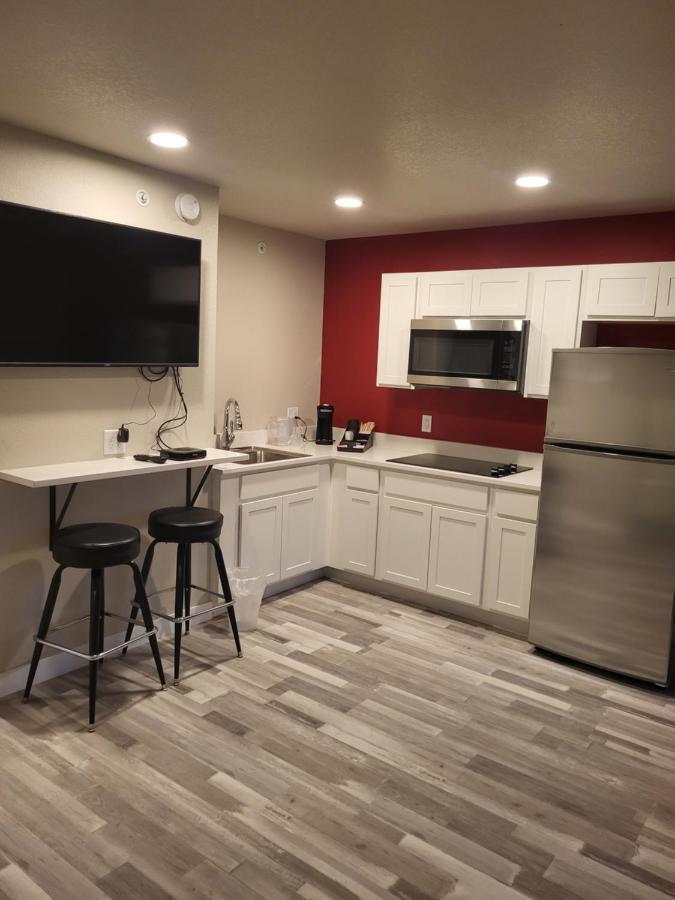 Red Fox Inn And Suites Waverly Extérieur photo
